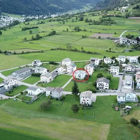 Schoene, Sonnige 25-zimmer Parterre-ferienwohnung * Poschiavo