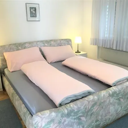 Schoene, Sonnige 25-zimmer Parterre-ferienwohnung *