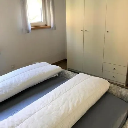 Schoene, Sonnige 25-zimmer Parterre-ferienwohnung * Poschiavo