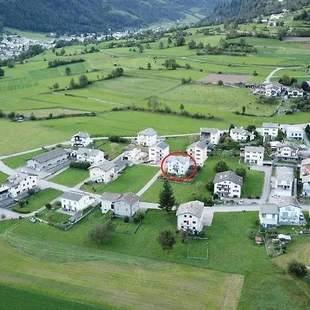 Schoene, Sonnige 25-zimmer Parterre-ferienwohnung * Poschiavo