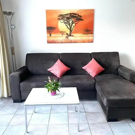 Schoene, Sonnige 25-zimmer Parterre-ferienwohnung